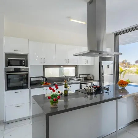 Villa Royal Pearl 7 *