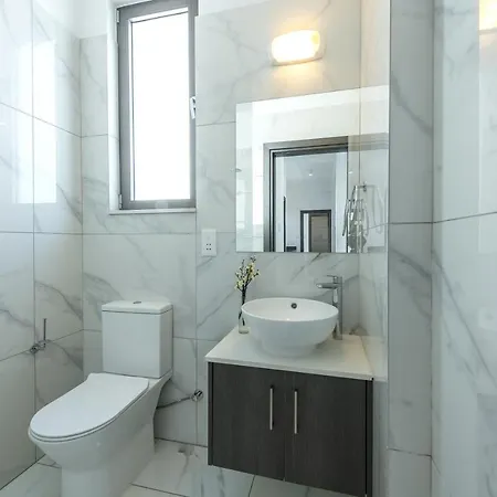 Royal Pearl 7 * Protaras