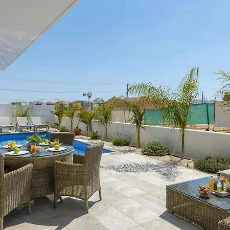 Royal Pearl 7 * Protaras