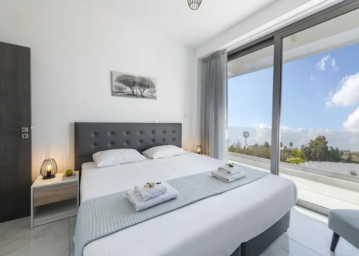 Royal Pearl 7 * Protaras