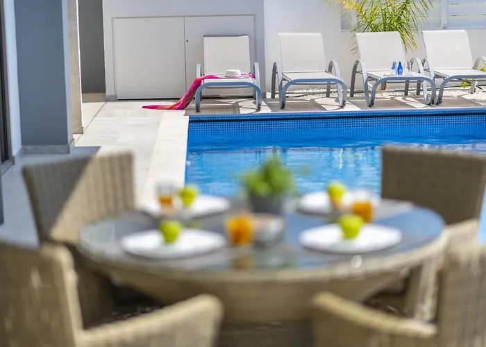 Royal Pearl 7 Vilă *