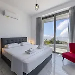 Villa Royal Pearl 7 *