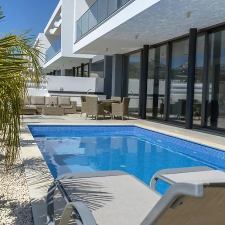 Royal Pearl 7 Villa *