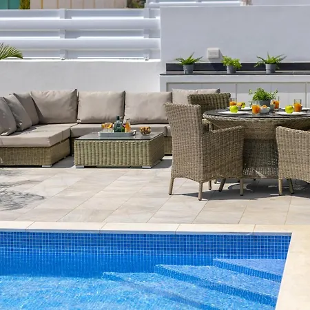 Royal Pearl 7 Villa