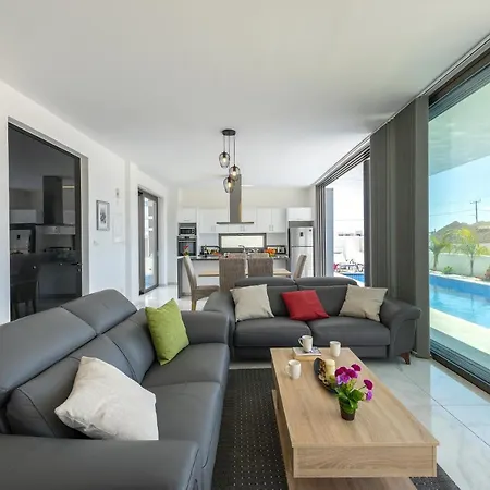 Royal Pearl 7 Villa