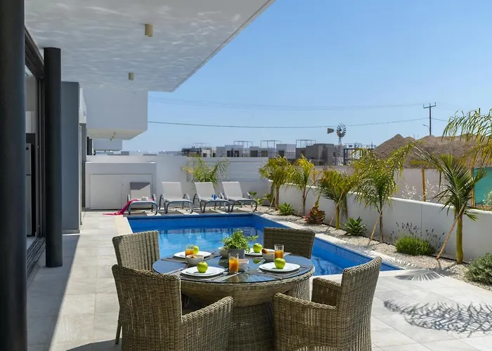 Royal Pearl 7 * Protaras