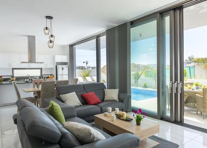 Royal Pearl 7 Protaras